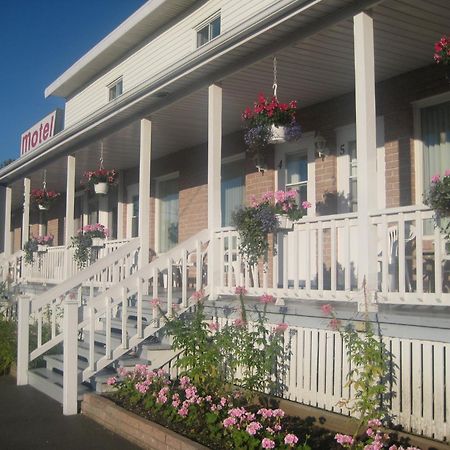 Motel Au Vieux Piloteux Рив'єр-дю-Лу Екстер'єр фото